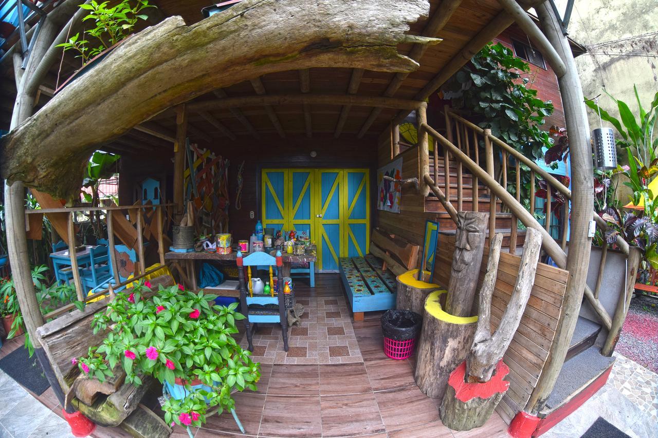Wood House Hostel La Fortuna Buitenkant foto