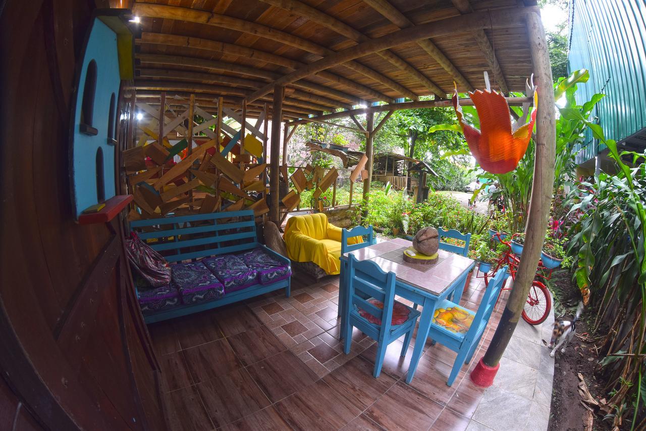 Wood House Hostel La Fortuna Buitenkant foto